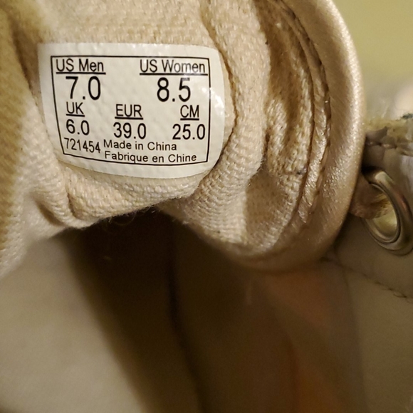 Vans - Picture 7 of 8